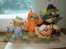 Rare Cherished Teddies On The Hunt For Tricks and Treats NIB Halloween