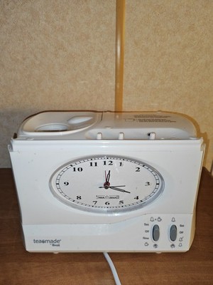 Swan Teasmade Weiß Nachttisch Teekocher Analog Uhr ERSATZTEILE ODER REPARATUR Defekt