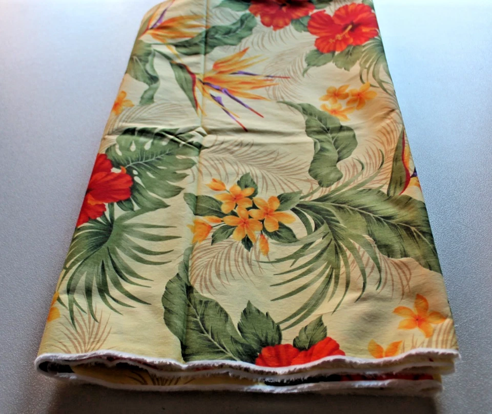 Tela Algodón 4 Yardas Amarillo Claro, Palmeras, Flores Rojas y Naranja, Tropical Nuevo Foto 3 de 4