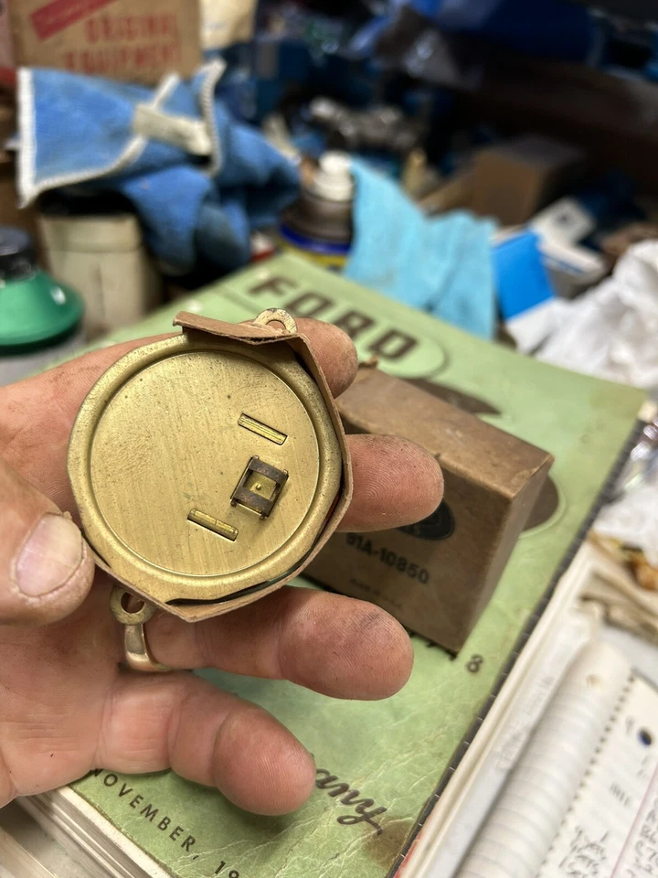 1939 年福特标准电流表仪表板 #91A-10850 NOS AMP 量规带盒 — 第 3/3 张图片