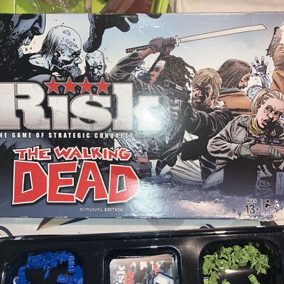 Risk The Walking Dead SURVIVAL EDITION Hasbro,