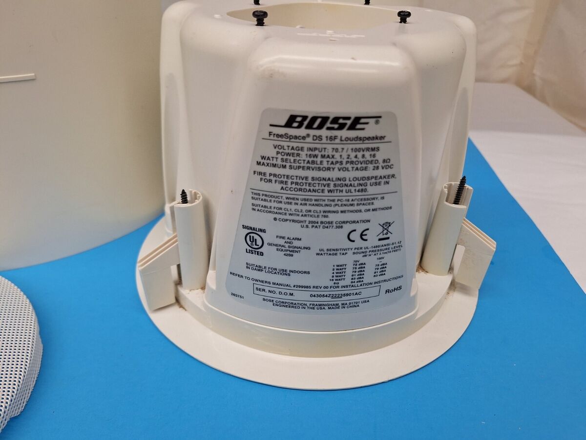 Bose FreeSpace DS 16F speaker with Pendant shroud White Pair Bose FreeSpace DS 16F speaker with Pendant shroud White Pair