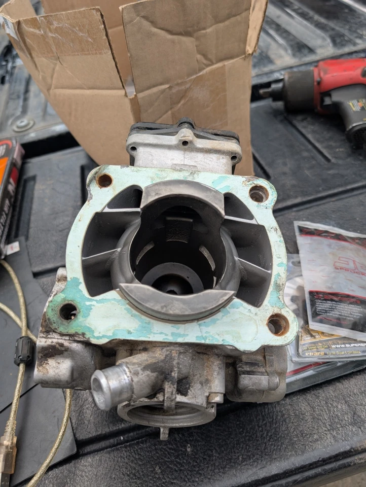2002-02-13 husqvarna cr250-wr250 cylinder with power valves, 66.2mm nice cond, - Image 2 of 3