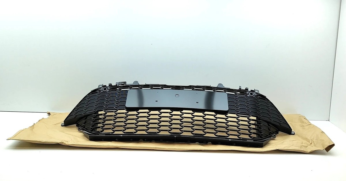 TOYOTA COROLLA Saloon E21 Radiator Grille 5310202370 NEW GENUINE