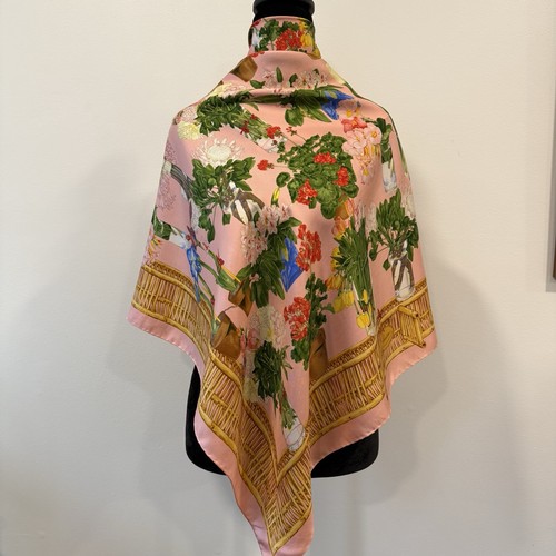 Gucci Silk Scarf 90 Carré Pink Floral Red Green Hand Rolled Made in Italy