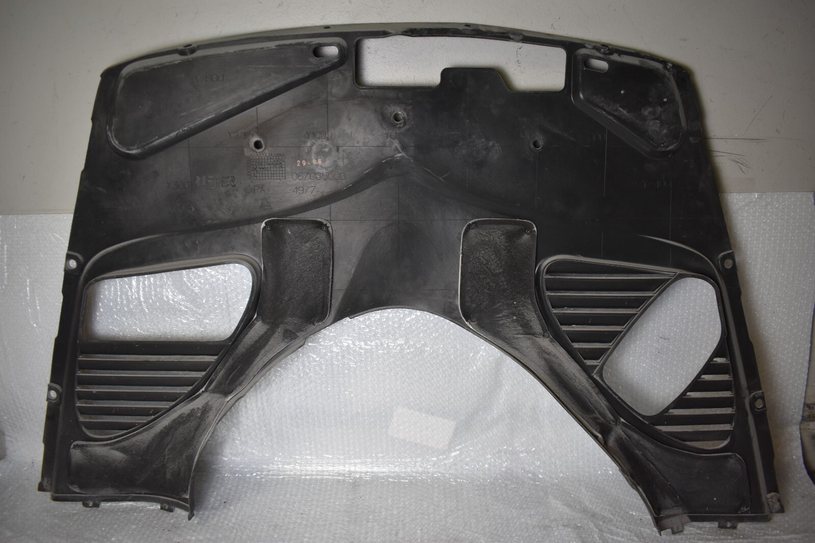 2007 Maserati Quattroporte M139 Front Engine Cover Panel 067065000 USED OEM