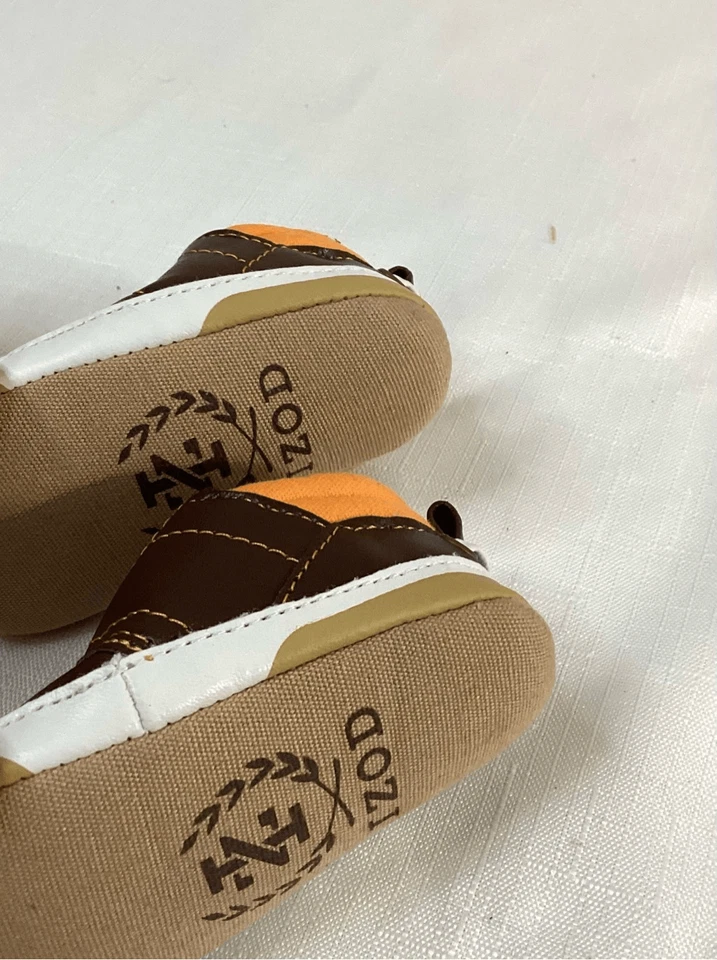 Zapato Infantil Izod Marrón y Naranja Talla 1 Foto 2 de 4