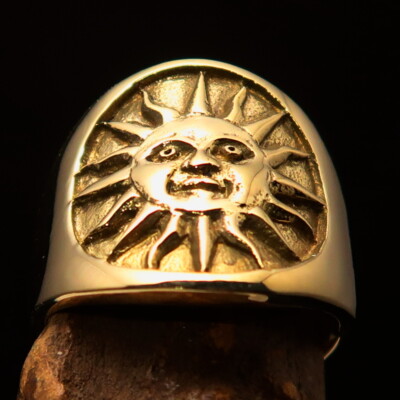 STUNNING MENS BRASS COSTUME PINKY RING SMILING SUN WITH RAYS SIZE 7