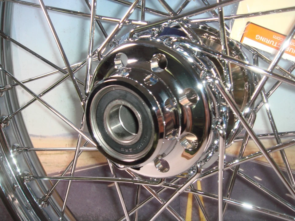 Rueda Harley 21" radios cromados Dyna FXDWG delantera 25 mm 43700-08 V-Twin 52-1061 X5 Foto 3 de 4