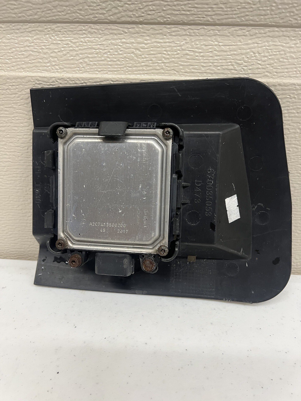 2017 - 2021 MASERATI GHIBLI REAR LEFT SIDE BLIND SPOT RADAR SENSOR OEM 670101840