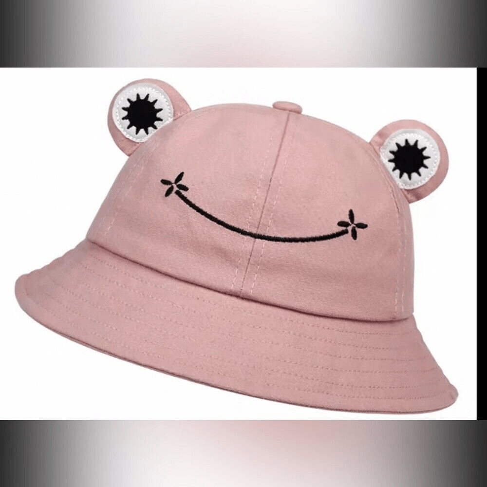 ADORABLE frog bucket hat I have pink and black Fits most all