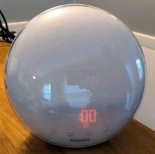 PHILIPS HF3520 Wake-Up Light Sunrise Alarm Clock w/ Nature Sounds & FM Radio!