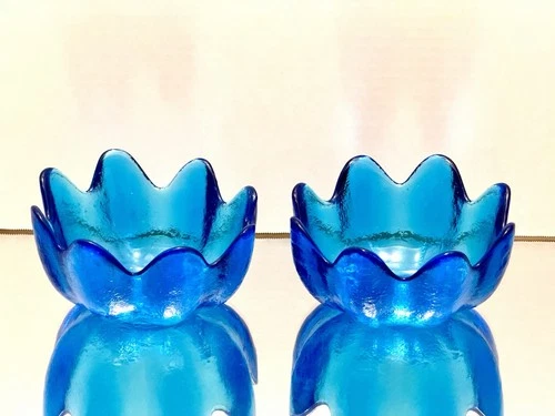Blenko Blue Glass Abstract Scalloped Edge Decorative Bowl Two-Piece Set