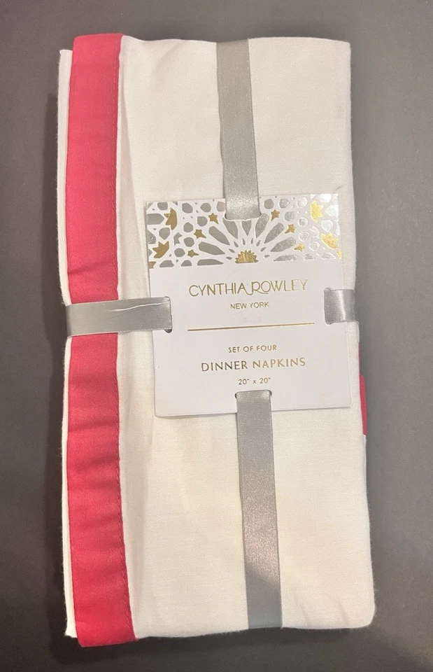 Cynthia Rowley Set Of 4 Dinner Fabric Napkins White Red Christmas Cotton 20X20 - Image 3 of 4