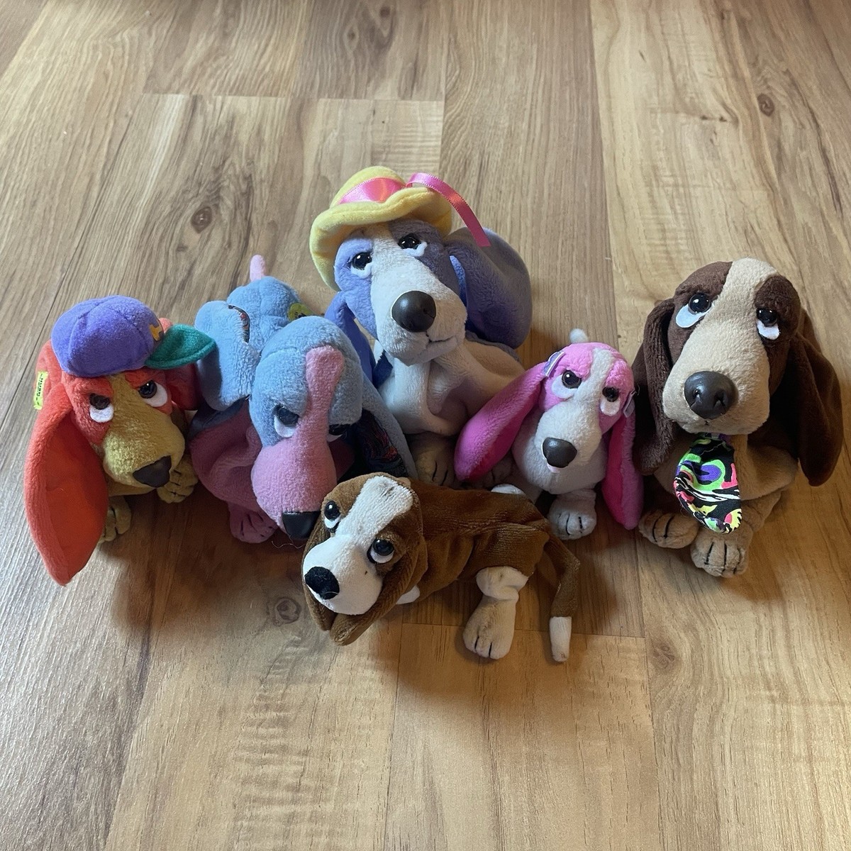 Lot of 6 Vintage Hush Puppies Basset Hound Bean Bag Plush Applause