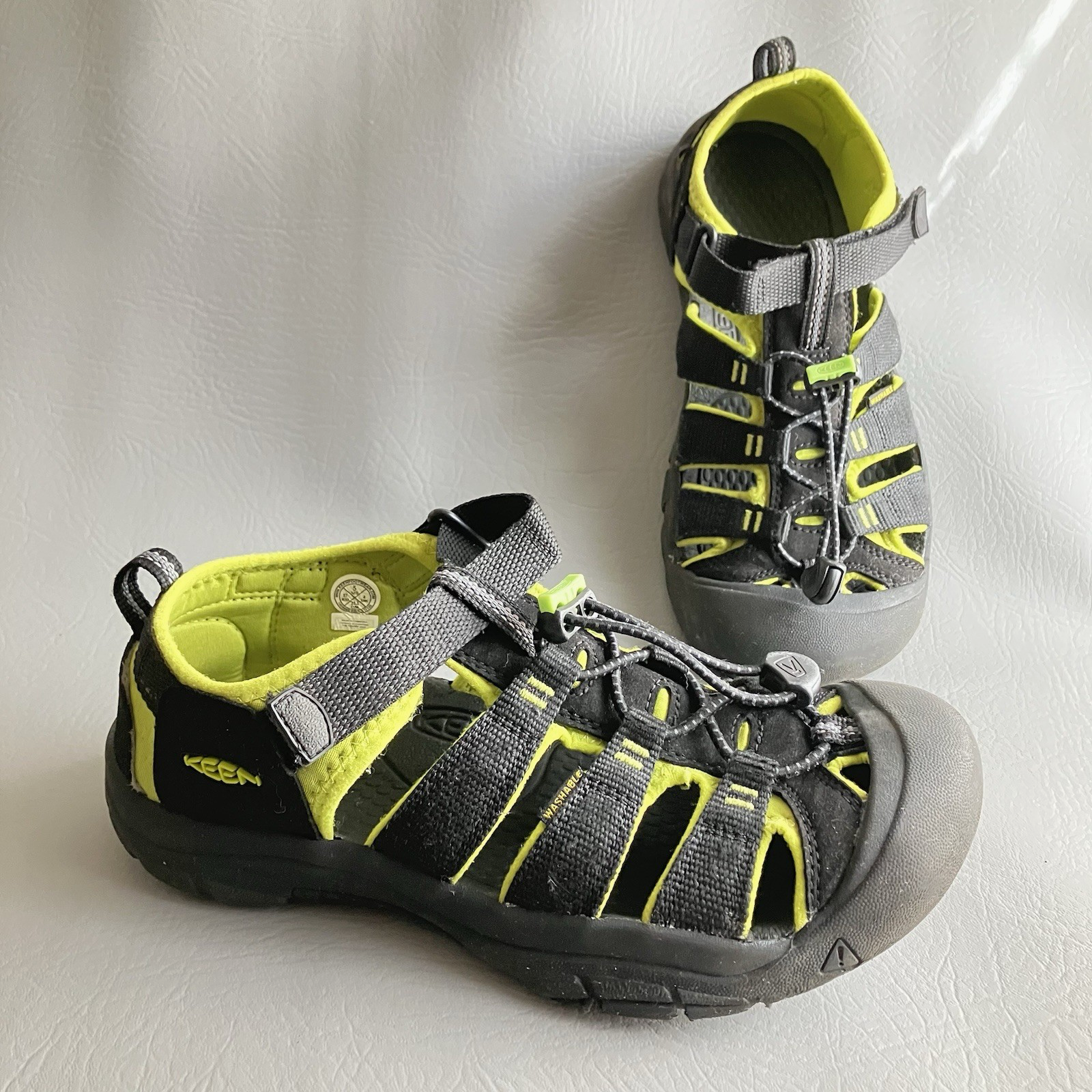 Scarpe Keen Big Kids Seacamp da bambino taglia 5 nere lime sandali da spiaggia lavabili