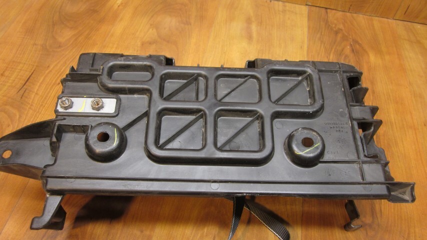 Maserati LEVANTE Box Tray Holder Bracket Support 05112061AK