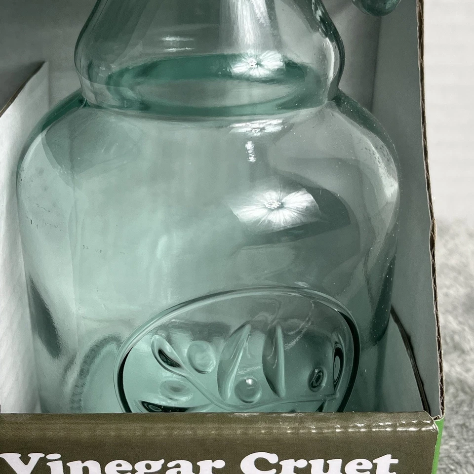 NEW Howard Grant Embossed Oil & Vinegar Cruet Set 10 Fl. Oz 290 ML   - Image 3 of 4