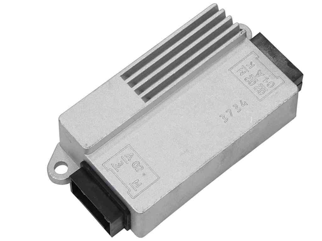 Régulateur de tension Minsk 12V 400A ML avec connecteurs 6 et 4 broches