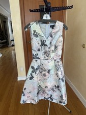 Tahari Arthur S. Levine Women’s Dress Light Grayish Blue Floral Size 2