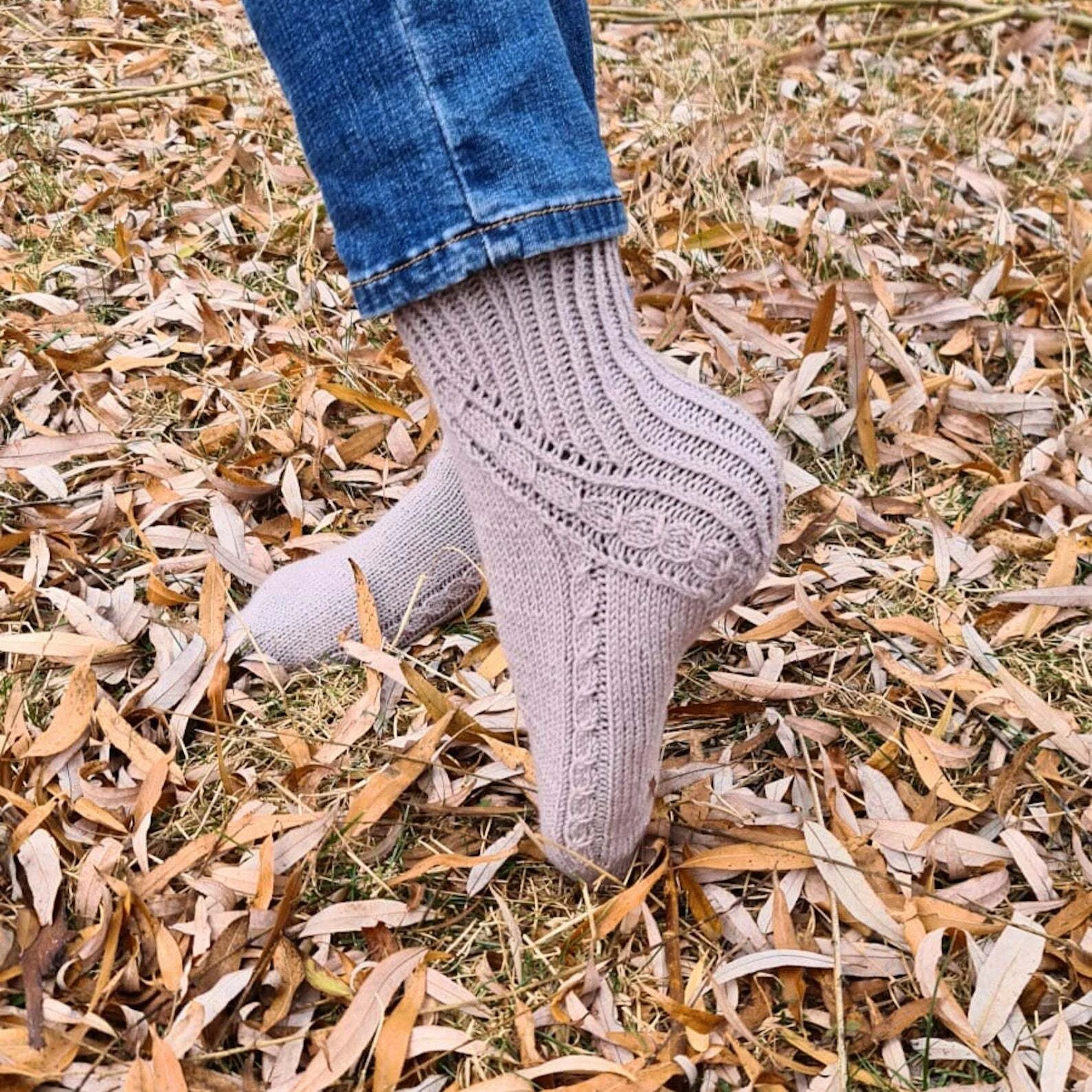 Purple Wool Textured Socks with Fancy Heel