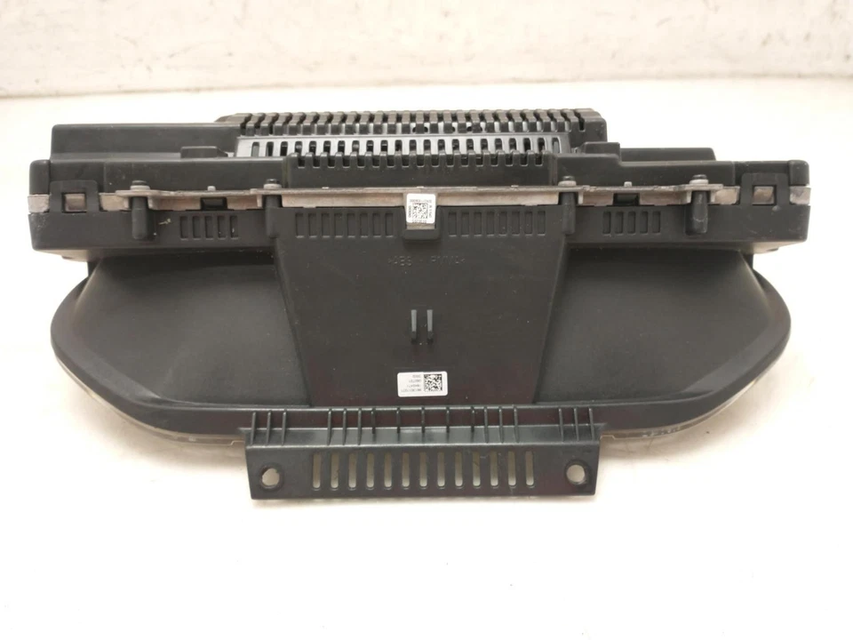 2021 VOLVO V60 2.0L Petrol Speedometer Speedo Clocks 36013031 24000 Miles - Image 2 of 4