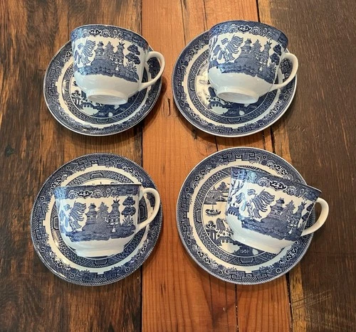 4 Vintage Blue Willow Made in England Tea Cups W/ Johnson Brothers Saucers