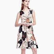 Ann Taylor Blossom Fit  Flare Dress Size 4 V-Neck Sleeveless Floral Knee Length