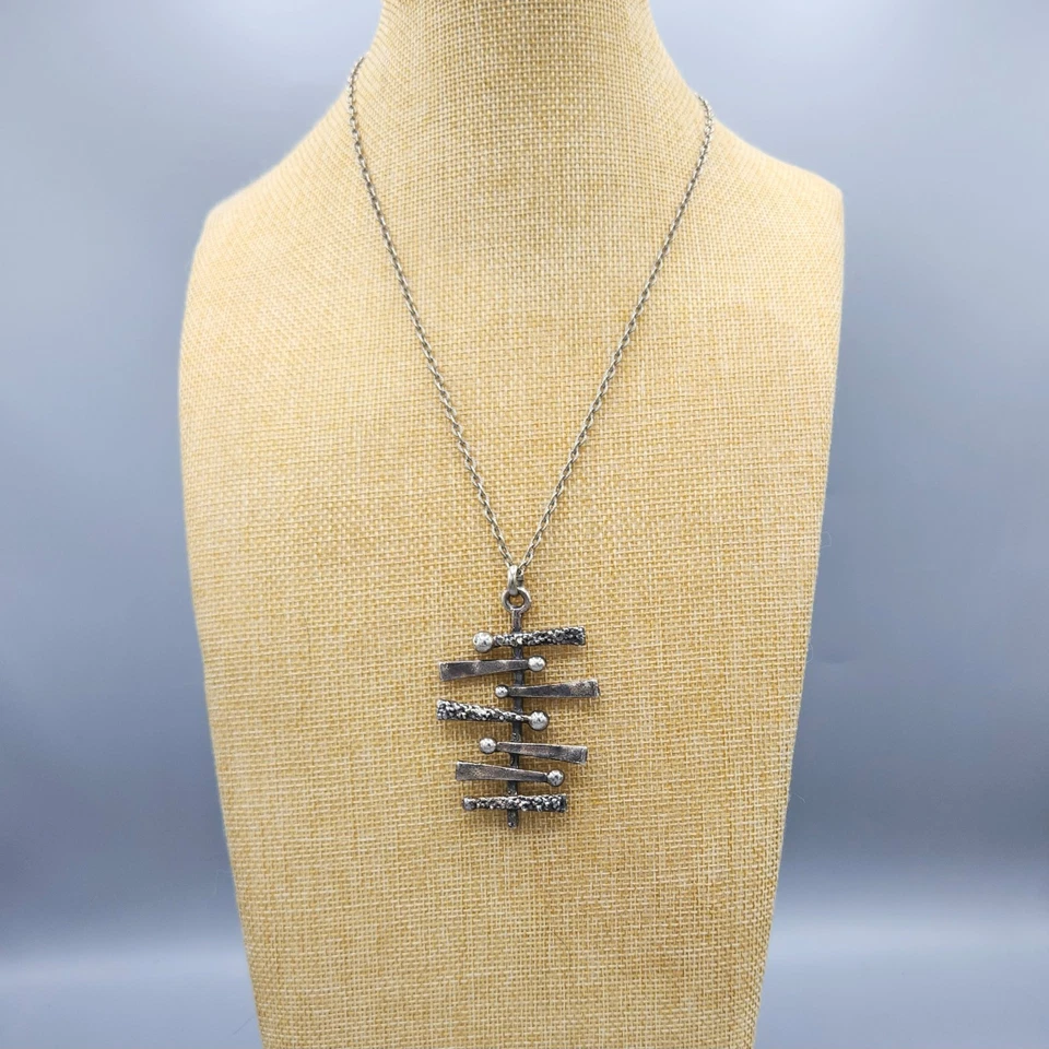 Collar colgante de placa de plata brutalista moderno danés diseñador años 70 sin firmar Foto 4 de 4