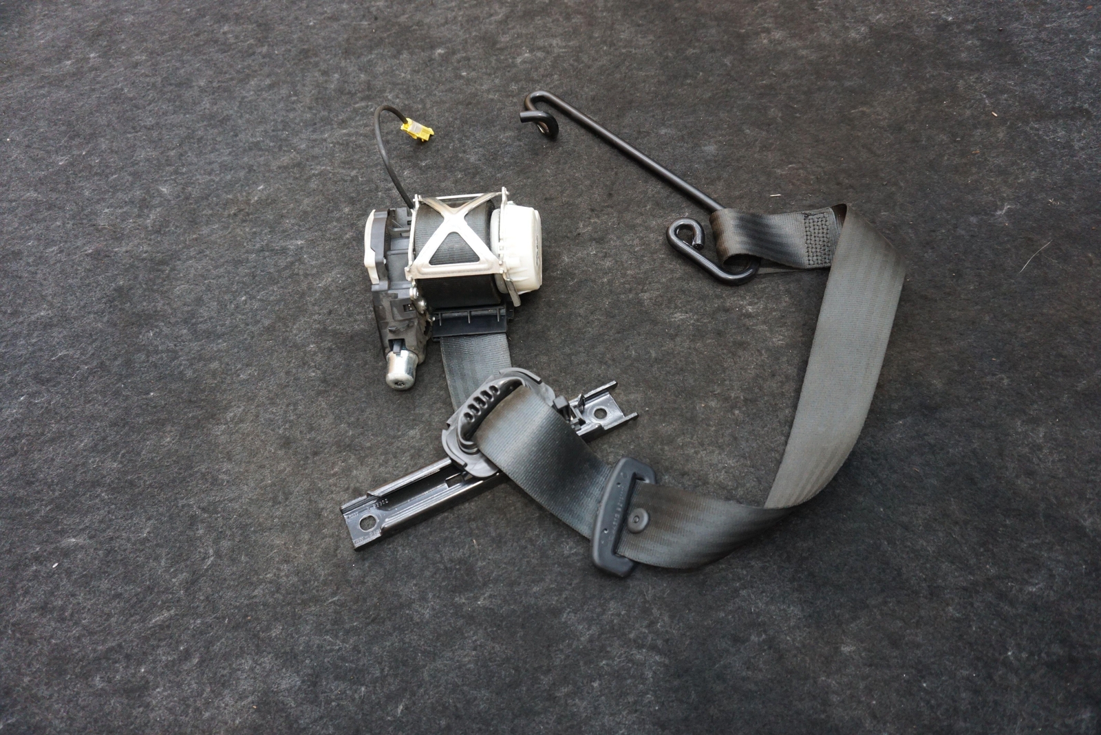 Front Right Passenger Seat Belt Assembly 34157462 Maserati Granturismo 2008-19