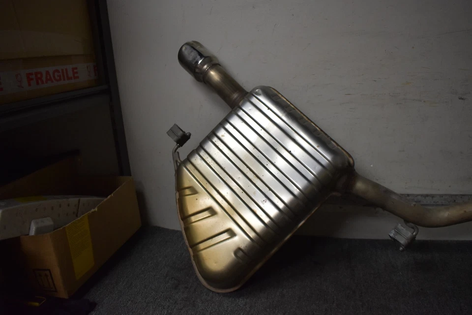 2018-2023 JAGUAR F PACE EXHAUST MUFFLER FACTORY OEM - Image 2 of 4