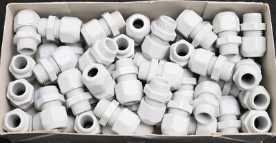 AGRO SYNTEC 50x Kabelverschraubung PA6 Pg9 Kabelklemmbereich 3,0-8,0mm hellgrau