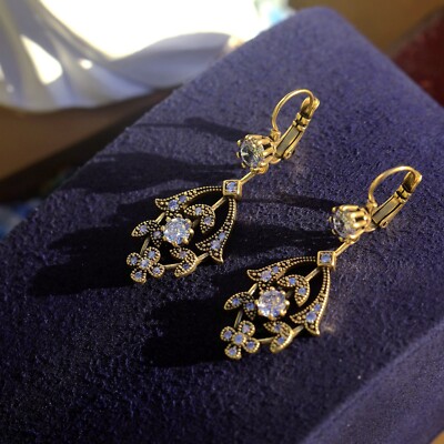 Boucles D'oreilles Pendantes Laurier Doré Mat Serti De CZ - Style Belle Epoque (Neuf Sans Emballage)