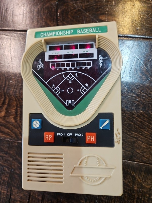 Handheld Vintage Baseball Game Radio Shack - 1980's  Works!🔥🔥🔥