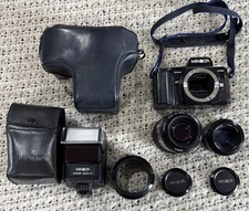 Minolta Maxxum 7000 35mm with 50mm Lens & 100–200mm Zoom Lens & Max 2800AF flash