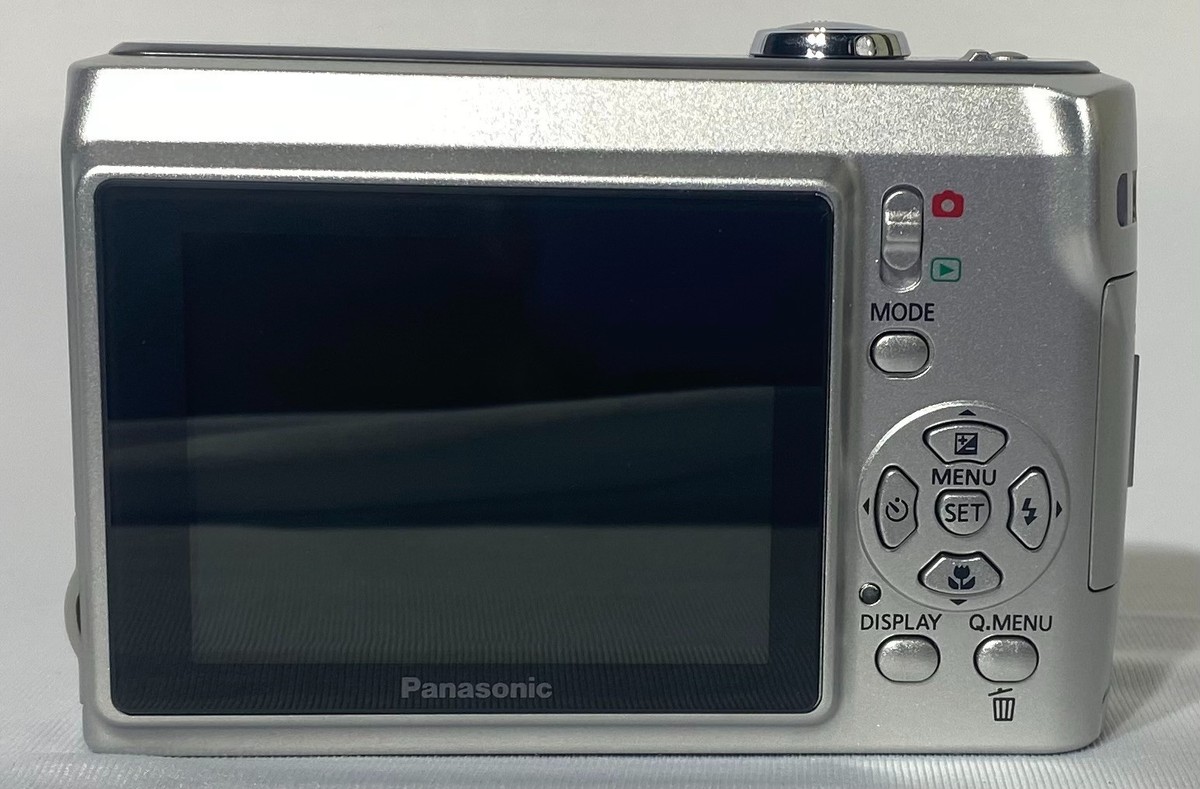 パナソニック Panasonic LUMIX DMC-LS80 デジタルカメラ Amazon.com : Panasonic DMC-LS80S 8MP Digital Camera with 3x