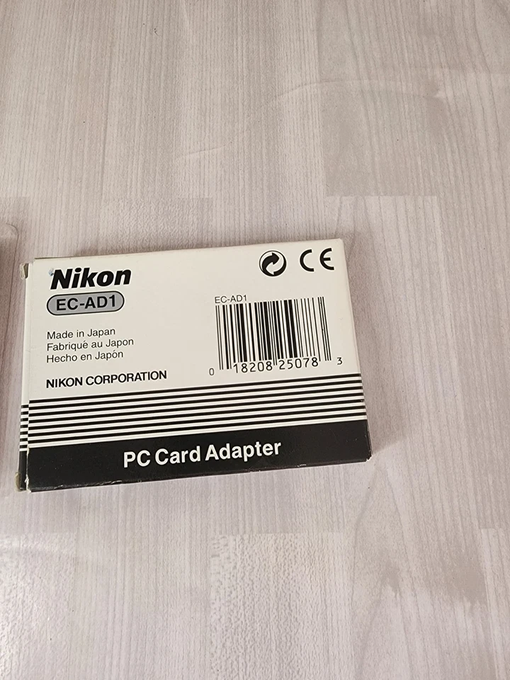 Adaptador de tarjeta de PC flash compacto Nikon EC-AD1 para cámaras digitales Foto 2 de 2