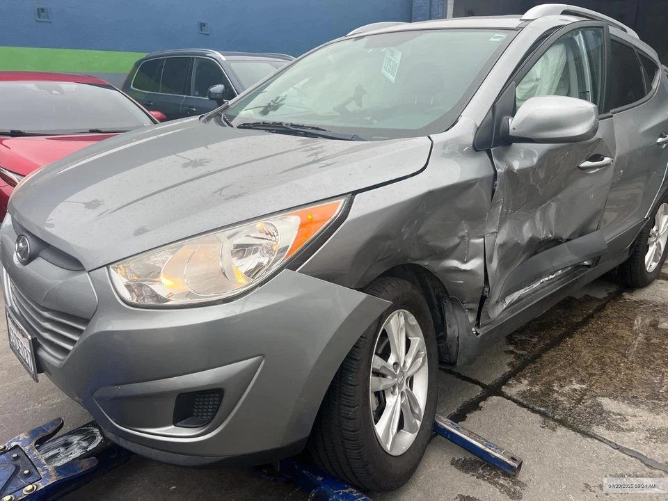 Conjunto de porta dianteira direita usado serve para frente: 2011 Hyundai Tucson elétrico com lado c - Imagem 2 de 4