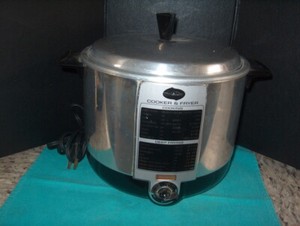 SUNBEAM DEEP FRYER/ MULTI COOKER MODEL CF-6 USA MADE VINTAGE ESTATE ITEM W/BASKE