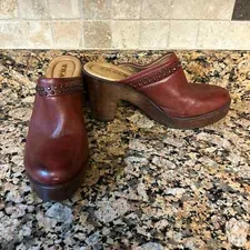 TRASK Reese Brown Full Grain Leather Studded Mule Clogs Shoes Heels Womens 8.5