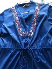 VTG 60's 70's JC PENNYS Royal Housecoat Robe w Flower Detail  Waist Tie Me