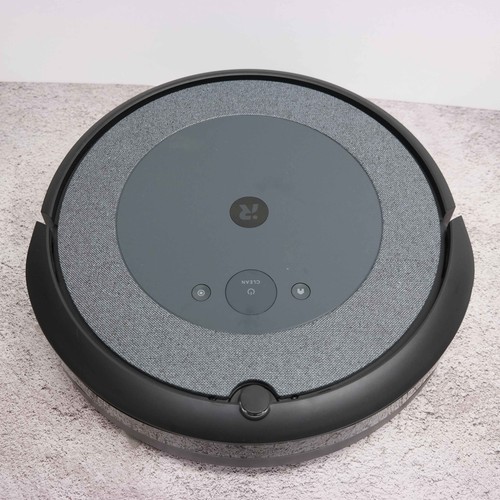 iRobot Roomba i3+ EVO Wi-Fi Self Emptying Robot Vacuum i3550 BROKEN
