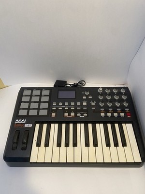 Akai MPK25 Keyboard (REALLY NICE)