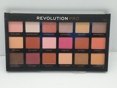 MAKEUP REVOLUTION PRO REGENERATION LIDSCHATTEN PALETTE 14,4G - ENTRANCED - SCHADEN