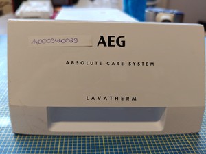 AEG T6577EXIH Trockner Tank Wassertank mit Griffblende 1366018024