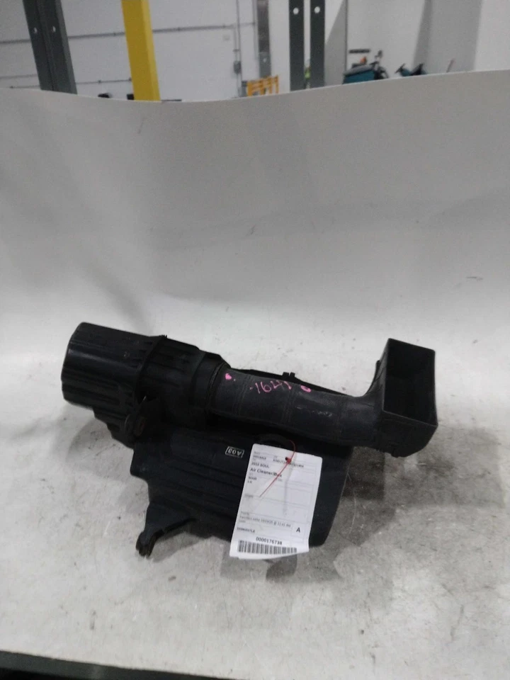 Used Air Cleaner Assembly fits: 2010 Kia Soul 2.0 Grade A Foto 2 de 4