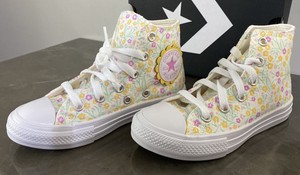 chuck taylor all star floral