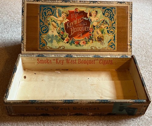 Vintage Key West Bouquet Wood Cigar Box - Picture 2 of 4