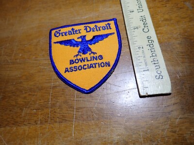 DETROIT  BOWLING ASSOCATION  BOWLING BALL VINTAGE  OBSOLETE SHOULDER patch g #16