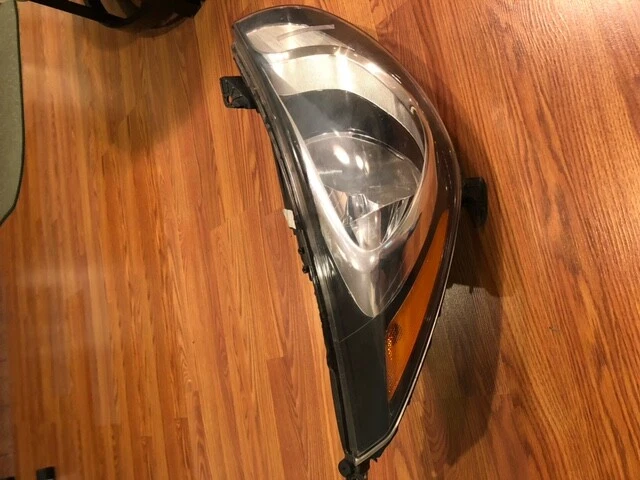 车头灯总成右 TYC 20-12693-00 — 第 2/3 张图片